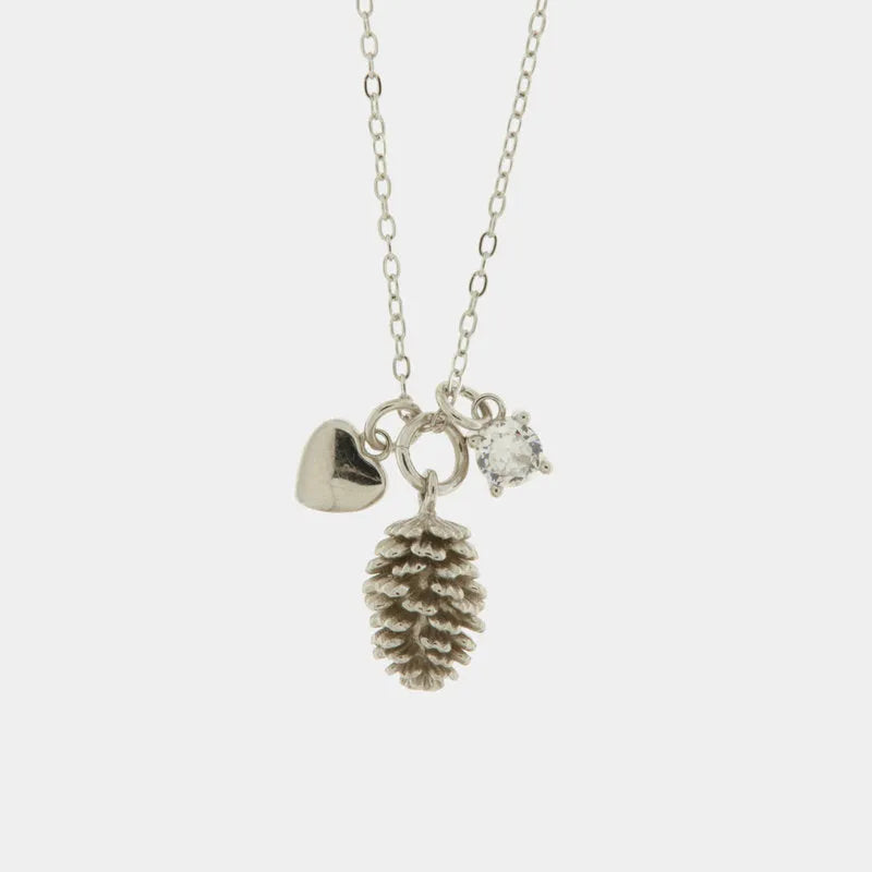 Collana in Argento 925 con pigna portafortuna impreziosito da zirconi e cuore pendente — collezione PIGNA