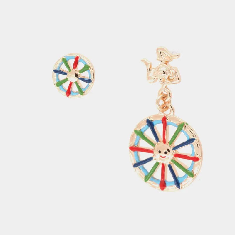 Orecchini in Metallo con carretto siciliano pendente da trinacria — collezione TRINACRIA